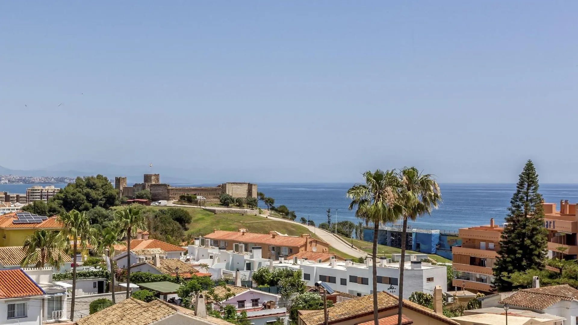 Vivi Homes - Luca Pool, Gym, Spa & Sea View Fuengirola